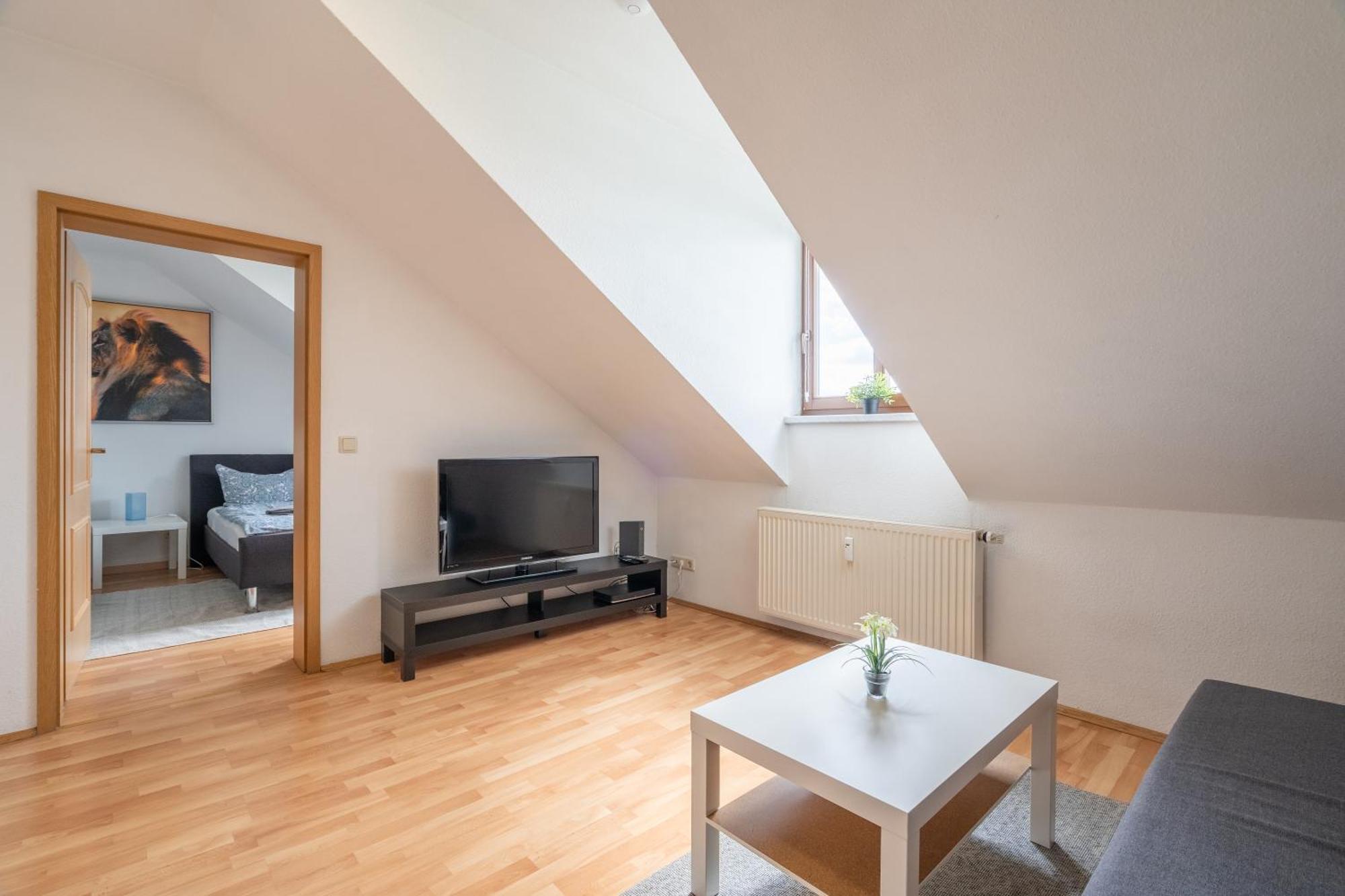 Gemuetliche Dachgeschosswohnung -Waldstrassenviertel Leipzig Luaran gambar