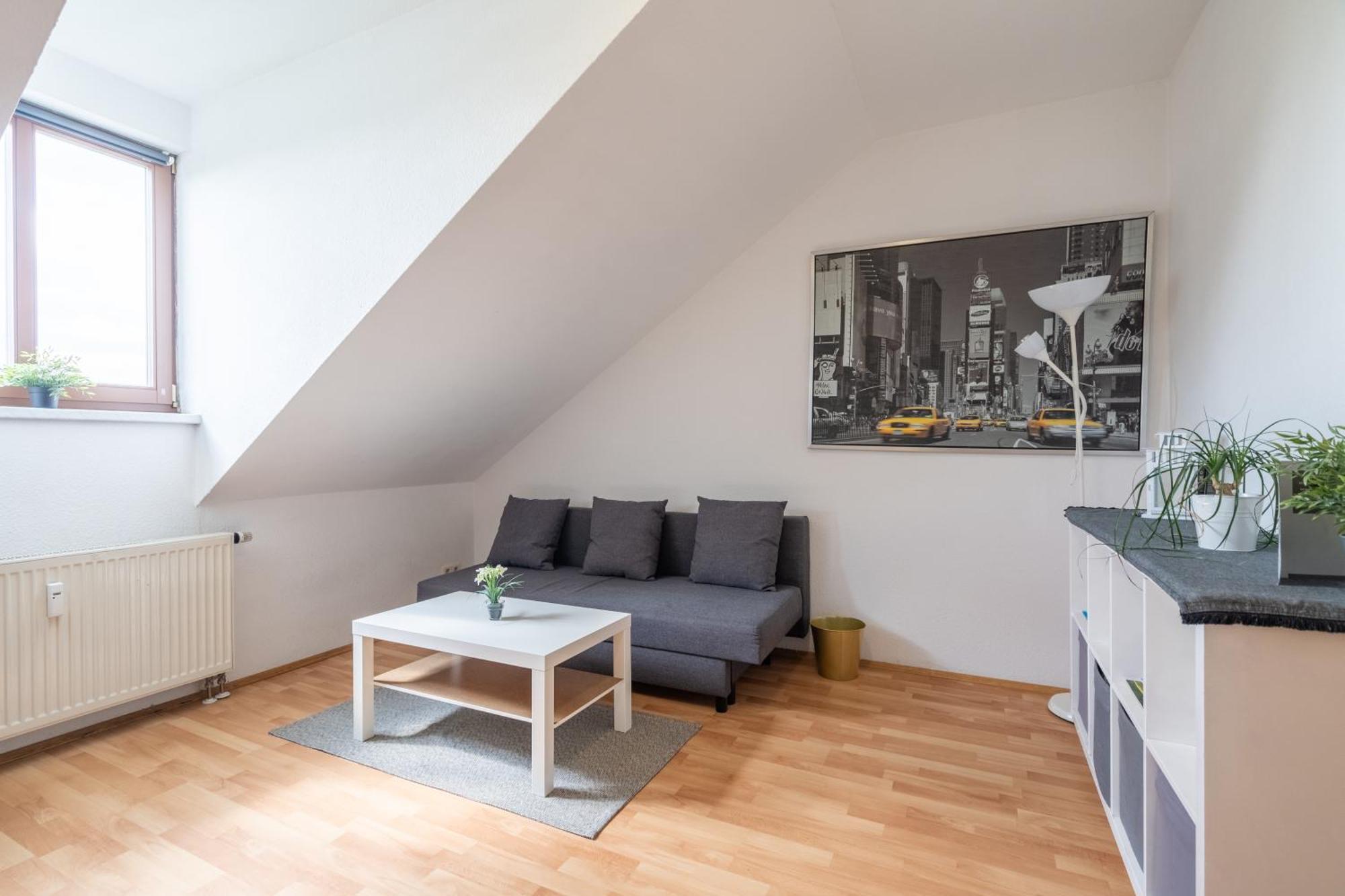 Gemuetliche Dachgeschosswohnung -Waldstrassenviertel Leipzig Luaran gambar